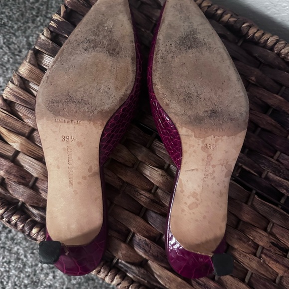 Manolo Blahnik Embossed Crocodile Pointed Toe Mule kitten  Heels - Picture 6 of 6